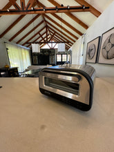 Cargar imagen en el visor de la galería, Kyra Hertz 12"