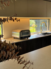 Cargar imagen en el visor de la galería, Kyra Hertz 12"